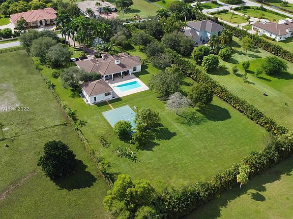 4th image of 6130 SW 180th Ter #6130