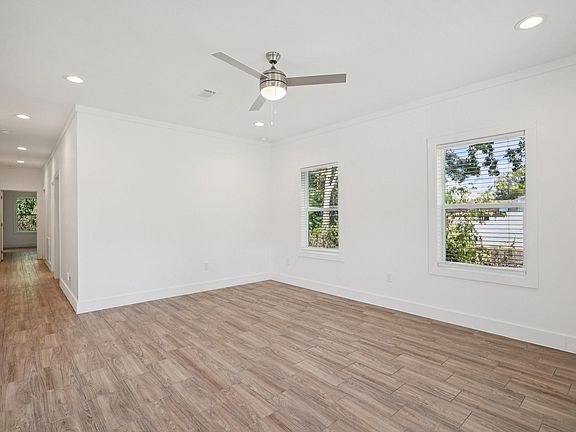 5th image of 3917 Sayers Street