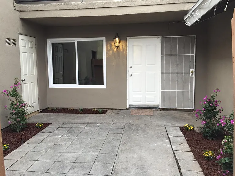15551 Boleyn Cir #B — Photo 23