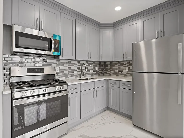 15002 Hillside Ave — Photo 2