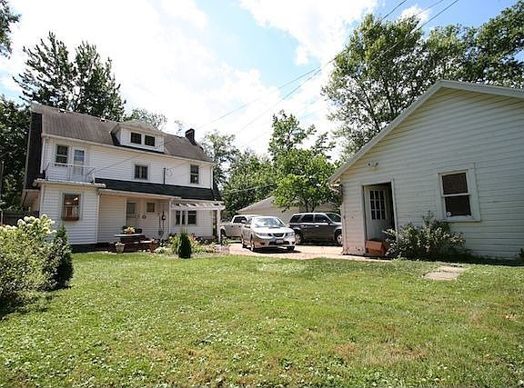 3rd image of 312 Columbia Ave