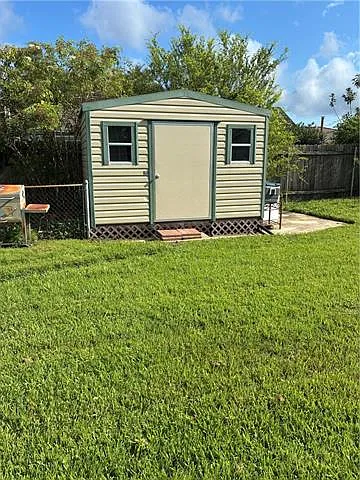 2 bed, 1.0 bath, 850 sqft, $1,800 — Photo 4