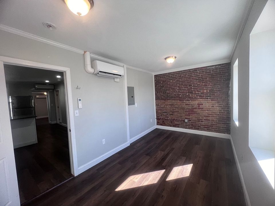 Building Photo 5
