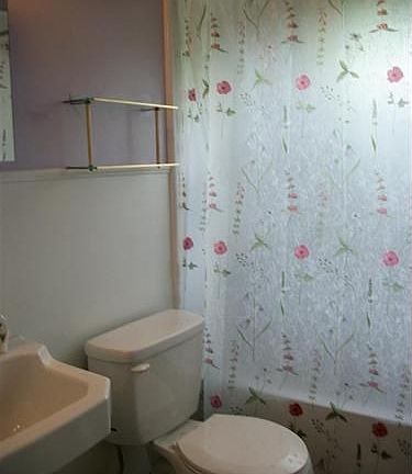 5th image of 622 Stanford Ave