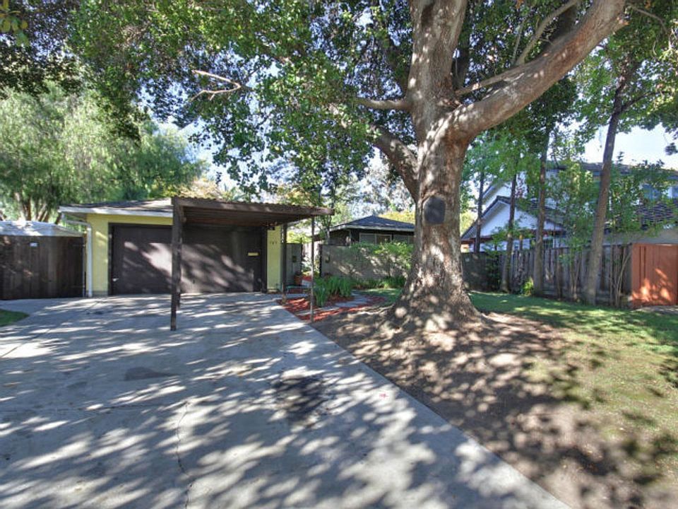 1st image of 709 Chopin Dr