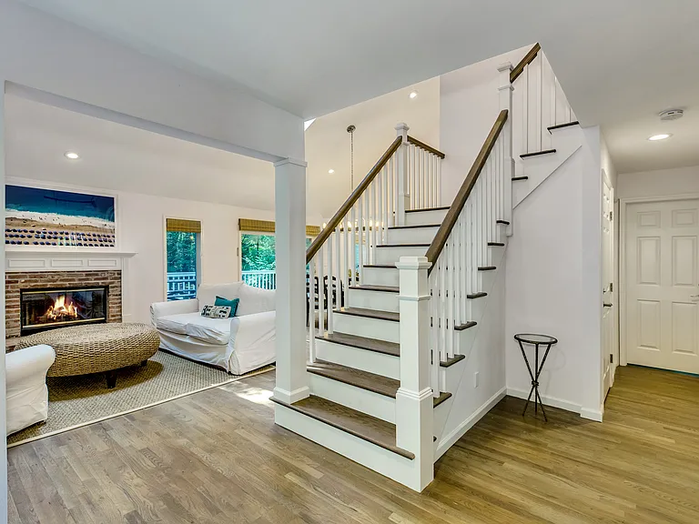 24 Tansey Ln — Photo 2
