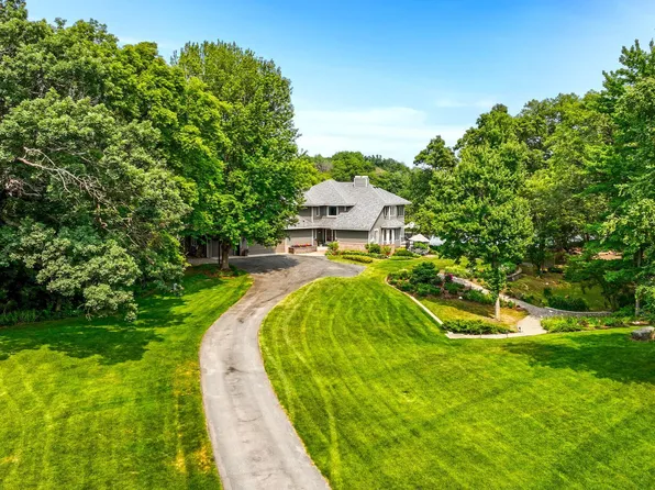 4 Fenlea Cir, White Bear Lake, MN 55110