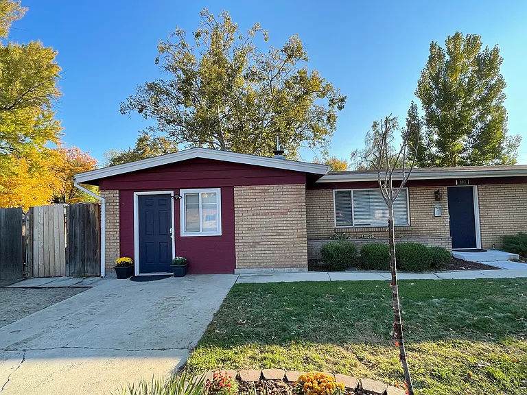 903 W Linden St — Photo 1