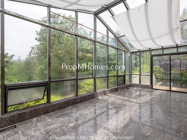 8817 NW Hazeltine St — Photo 10