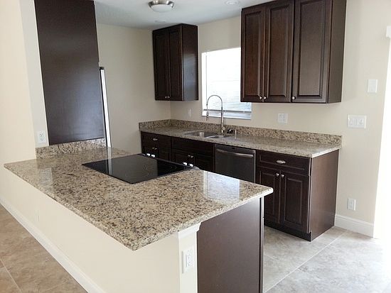 2nd image of 1438 N Mangonia Cir