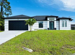 747 Spaulding St E, Lehigh Acres, FL 33974