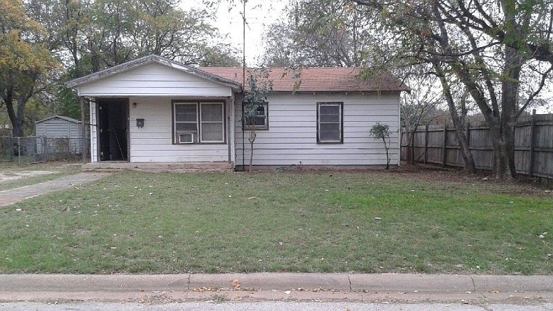 1st image of 624 Skelly St