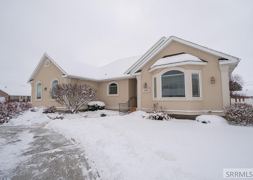 1st image of 1584 Sunny Pine Way