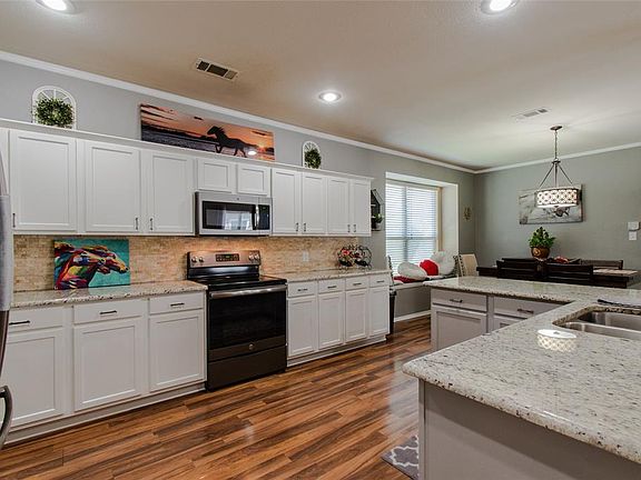 4th image of 10174 Cedar Lake Dr
