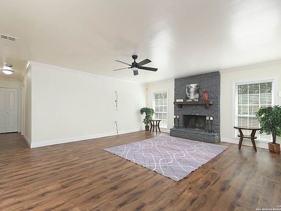 4th image of 1143 BOLING BROOK