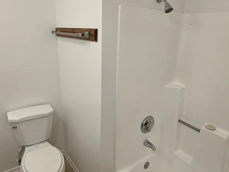 533 E Verdugo Ave — Photo 13