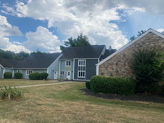 2nd image of 611 Rockwood Dr