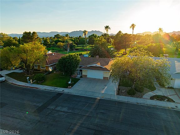 5th image of 1554 Sandra Dr