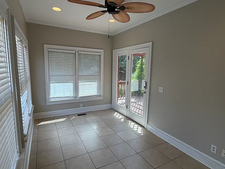 832 Shelter Cove Ct — Photo 38