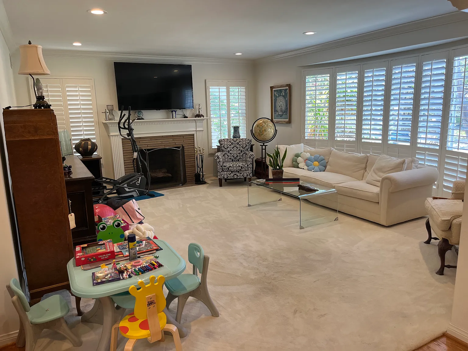 3 bed, 1900 sqft, $12,000 — Photo 3