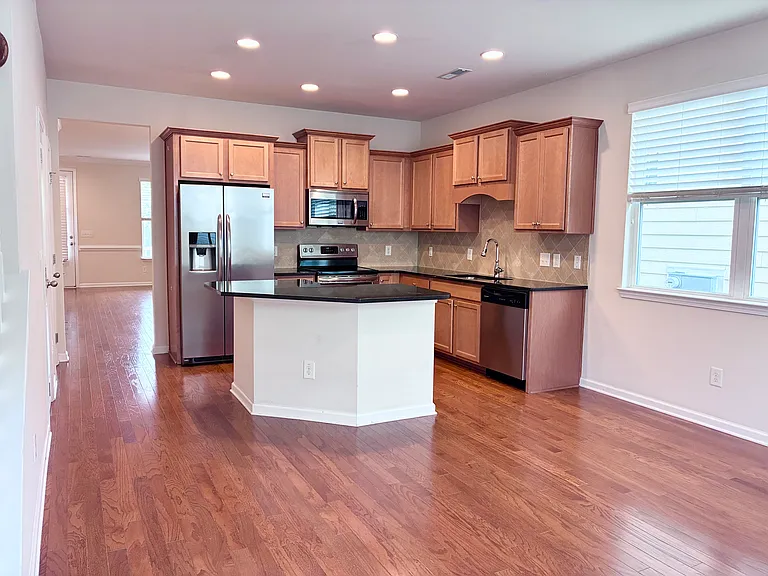 507 Evening Star Dr — Photo 4