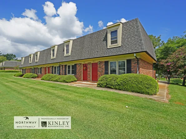 Country Club Apartments