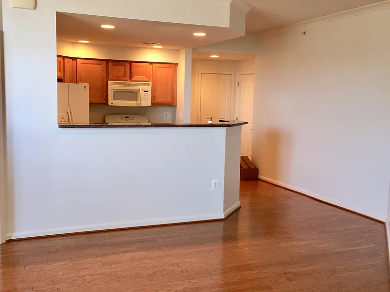 2220 Fairfax Dr #209 — Photo 8