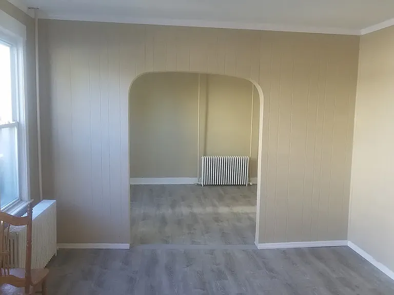 3954 Victory Blvd #1R — Photo 1