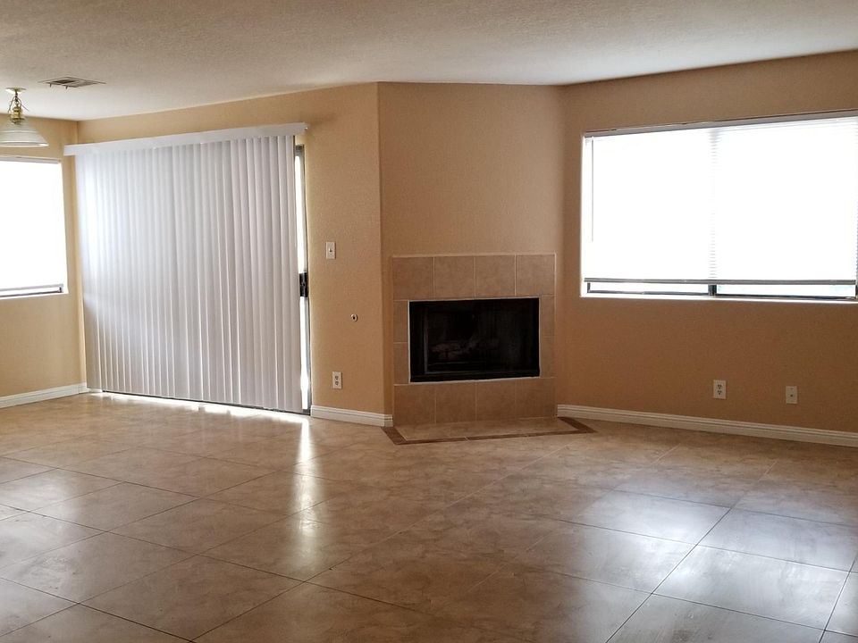 2nd image of 5070 S Rainbow Blvd Unit 105