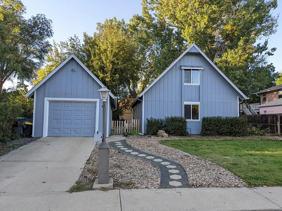 44 Powder Horn Pl