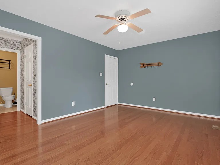 853 Foxcroft Dr — Photo 18