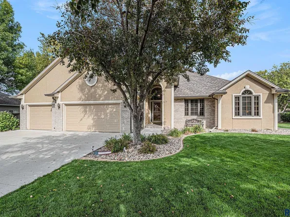 6909 W Westminster Dr, Sioux Falls, SD 57106