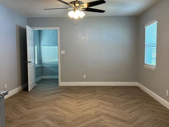 4th image of 2632 12th Ave S