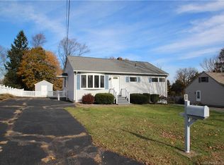 11 Sunset Dr, Shelton, CT 06484