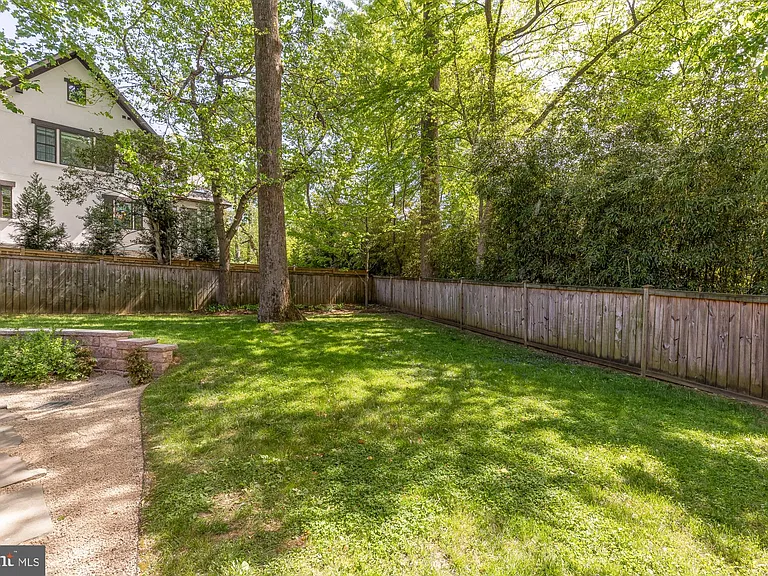5501 Montgomery St — Photo 31