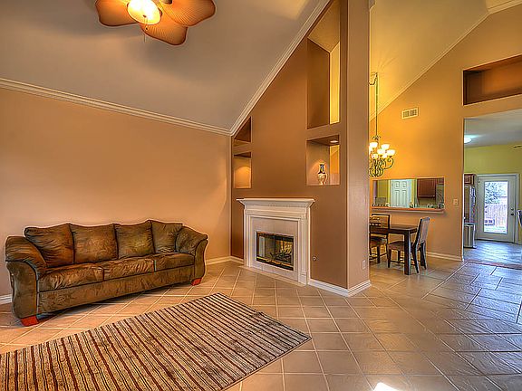 2nd image of 465 Valley View Dr