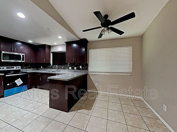 5th image of 1110 E Wahalla Ln
