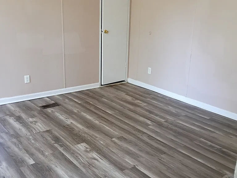 710B S Walnut St — Photo 8