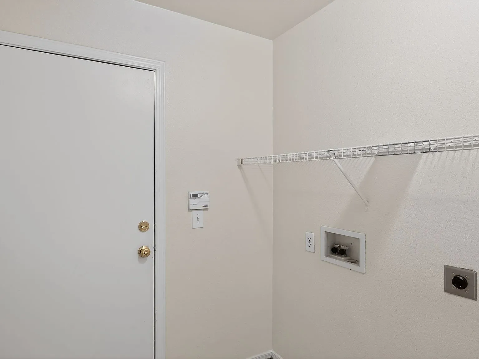 3 bed, 1381 sqft, $1,850 — Photo 3