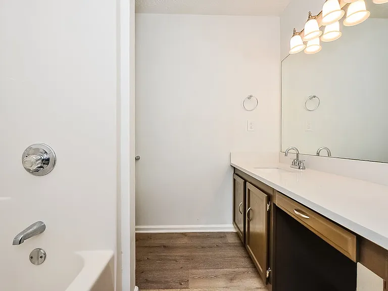 5406 Cindy Ln SE — Photo 11
