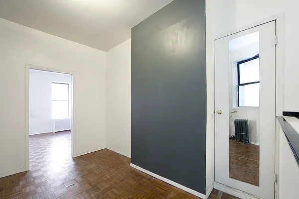 Rented by R New York | media 9