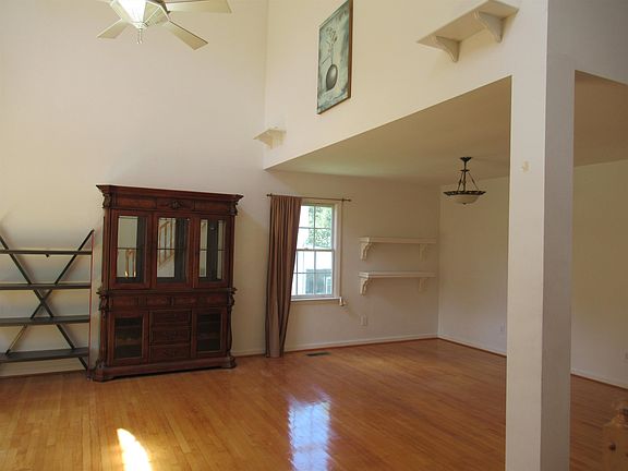 5th image of 5004 Bridgewood Dr