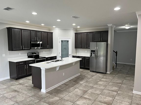 4th image of 8148 Cape Fox Dr