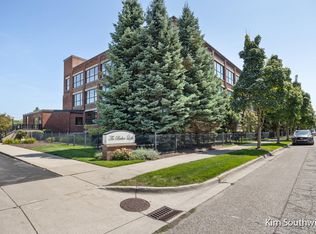 533 Columbia Ave APT 209, Holland, MI 49423
