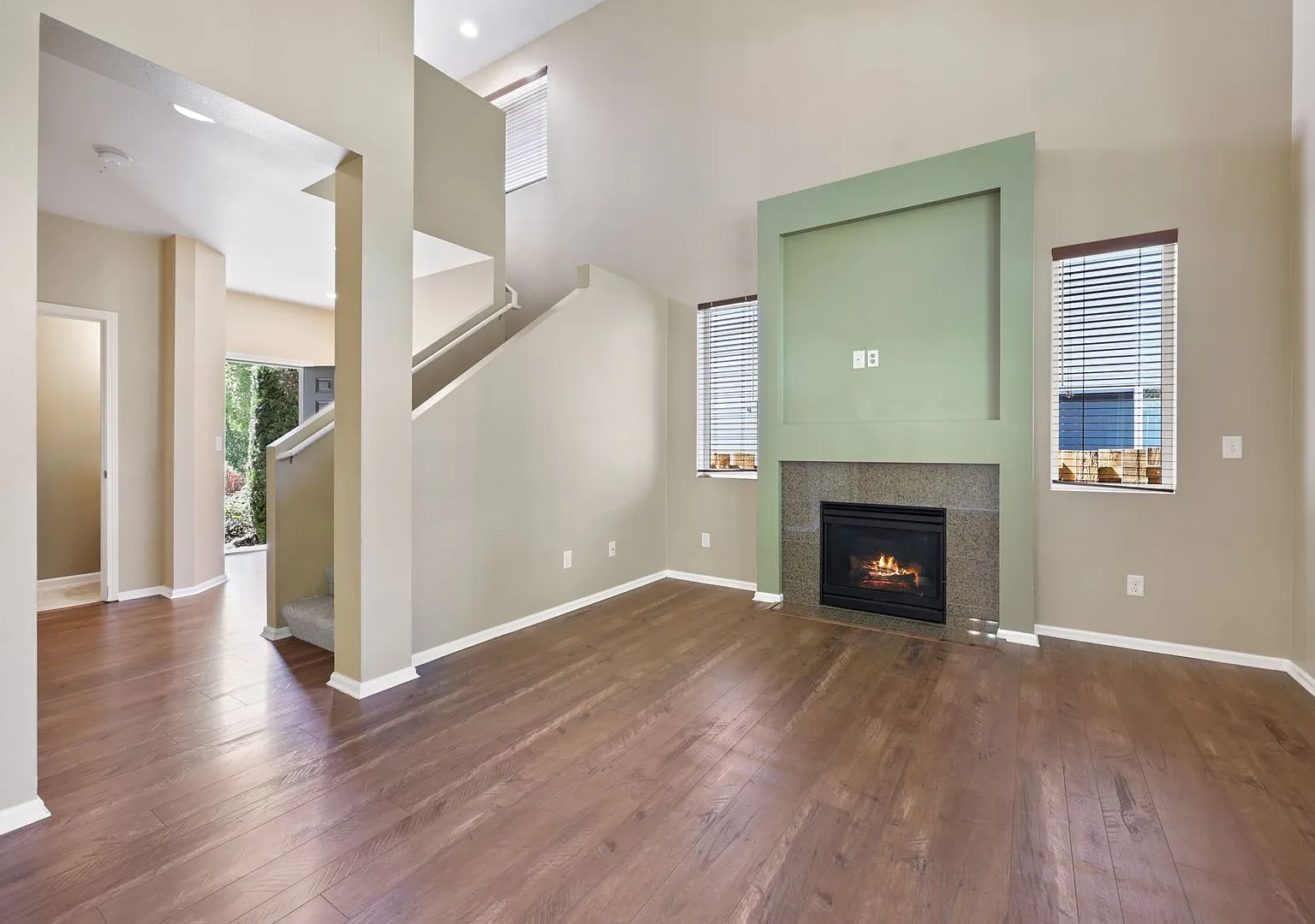 Move in ready now! Tumwater Hill home with 3 bedroom 2.5 baths, Tumwater School District. — Photo 4
