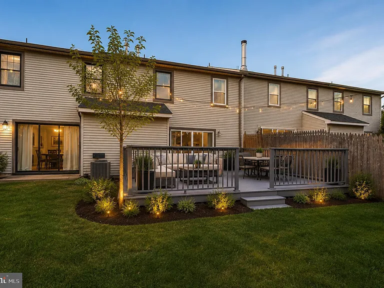 2704 Elberta Ln — Photo 14