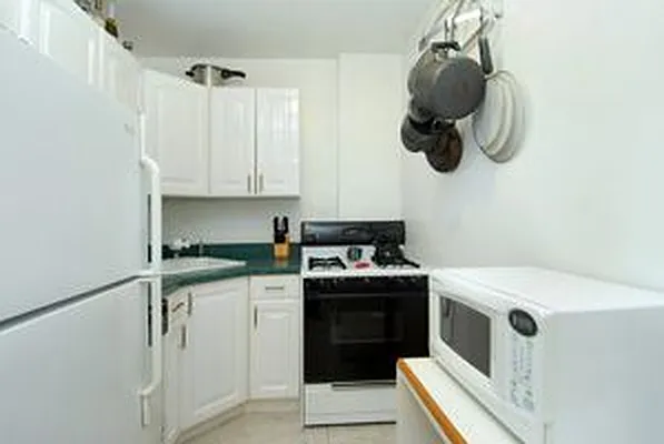 Sold by Douglas Elliman | media 8