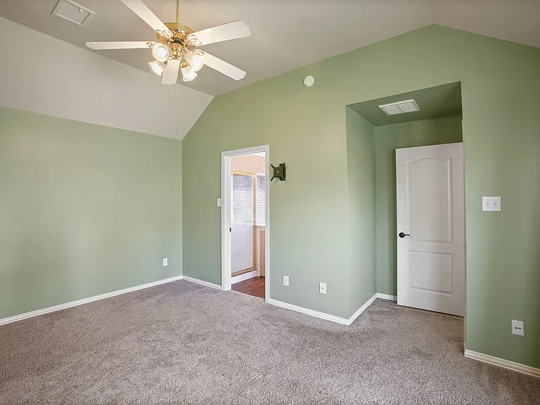 8305 Spinnaker Bay Ln — Photo 13