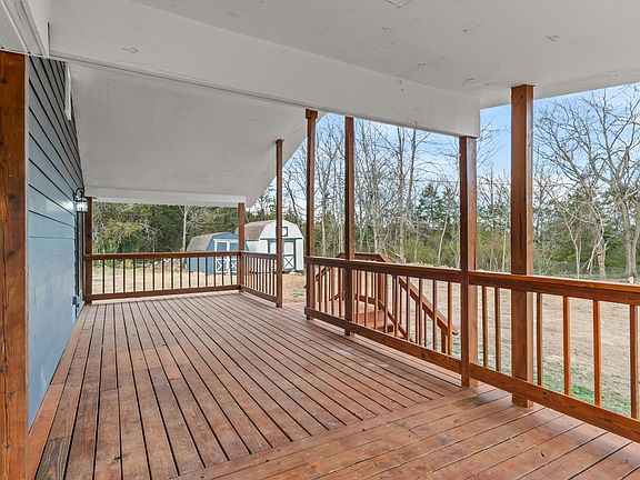 4th image of 18 Costner Ln