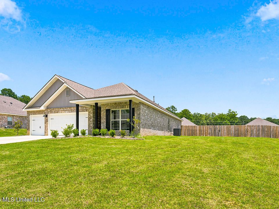 1st image of 429 Piney Dr